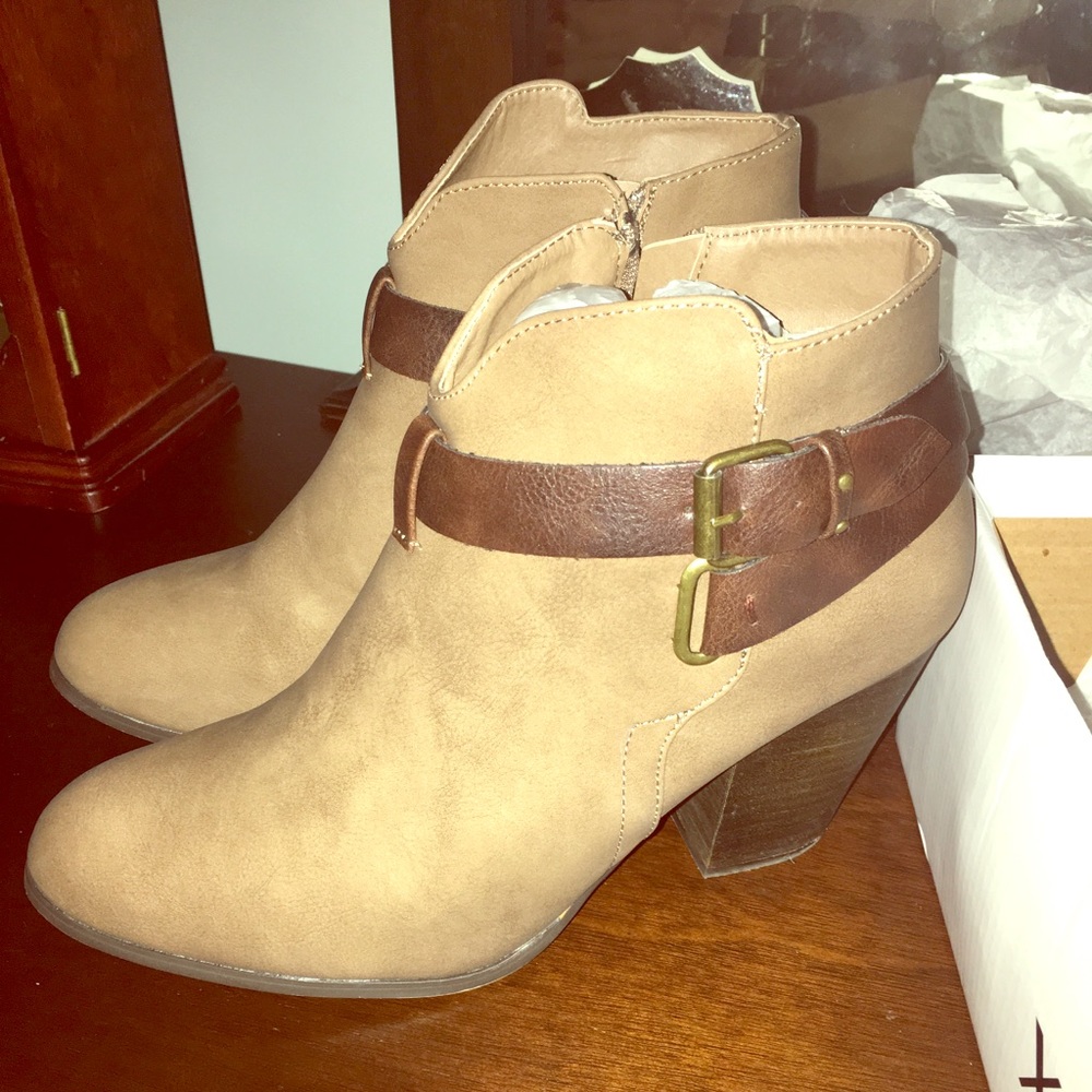 Heeled booties
